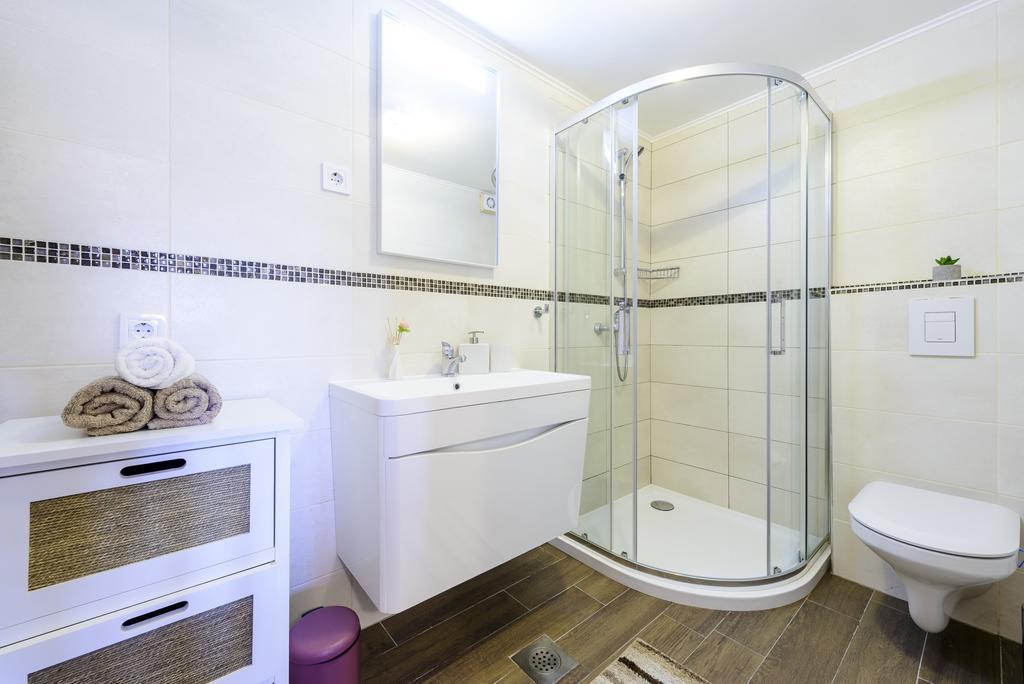 Apartment Mistral - Cosy Apartment With Sea View Molunat Exterior photo